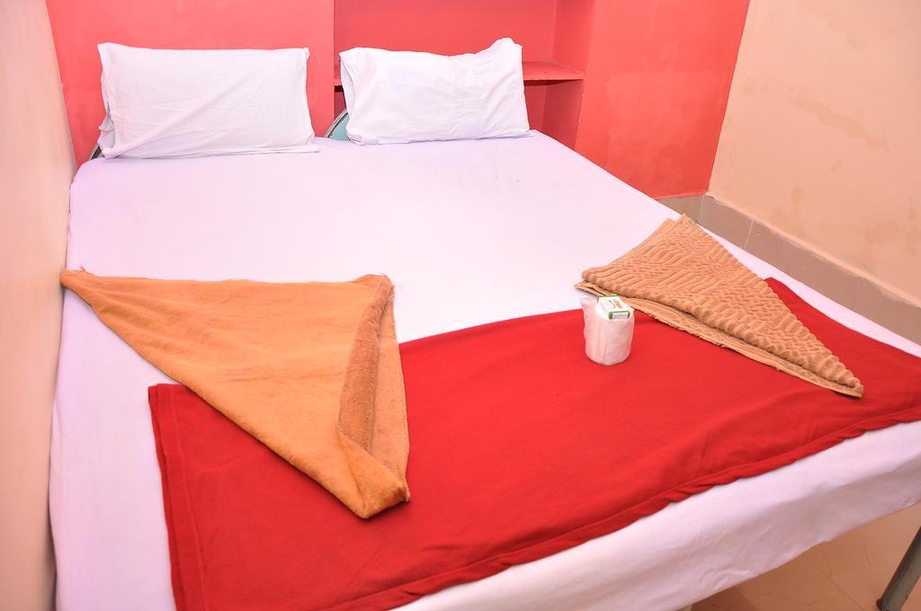 האמפי Manju Guest House מראה חיצוני תמונה