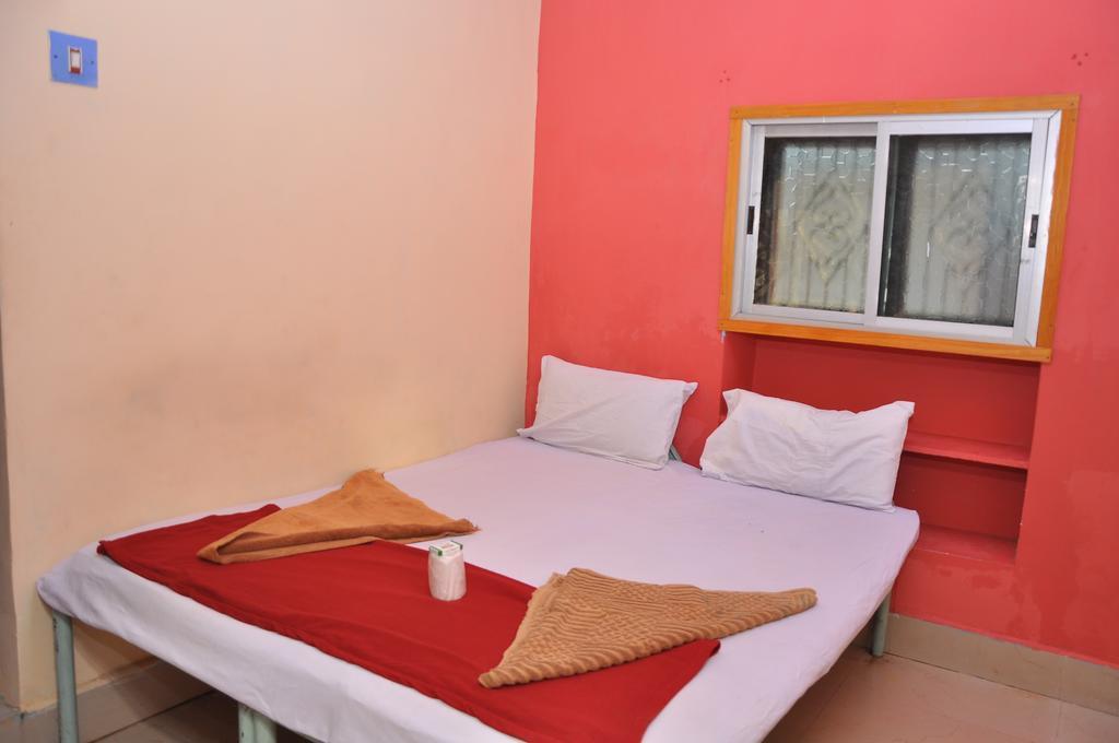 האמפי Manju Guest House מראה חיצוני תמונה