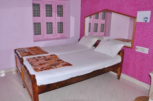 האמפי Manju Guest House מראה חיצוני תמונה
