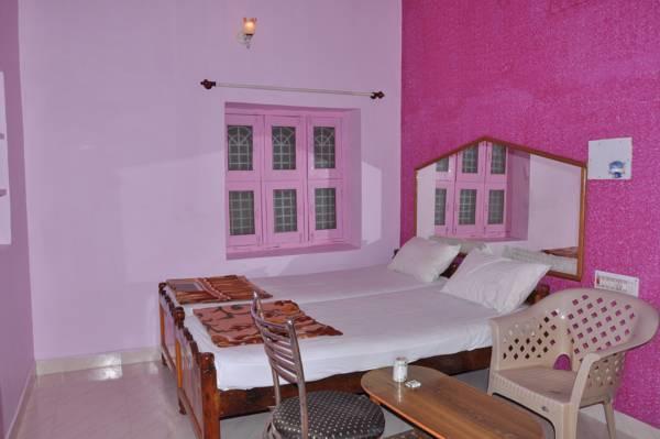 האמפי Manju Guest House מראה חיצוני תמונה